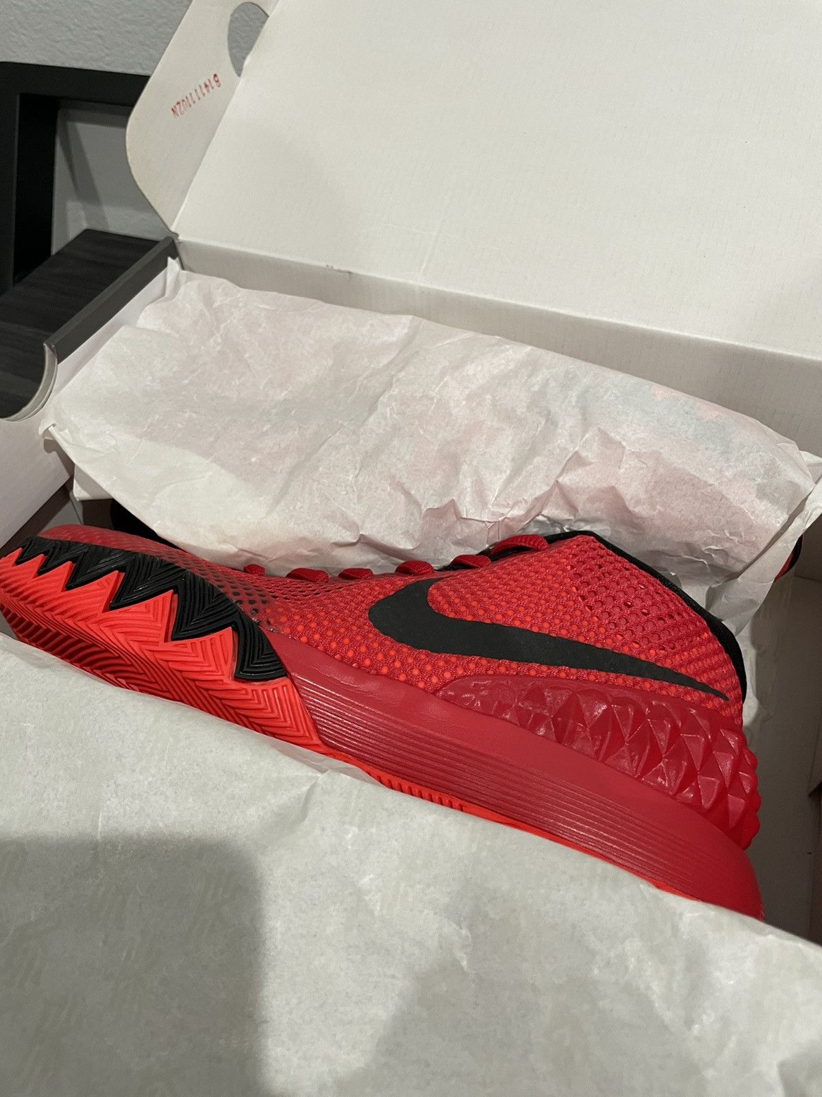 Nike Nike Kyrie 1 OG “Deceptive red” Size US 9.5 / EU 42-43 - 12 Thumbnail