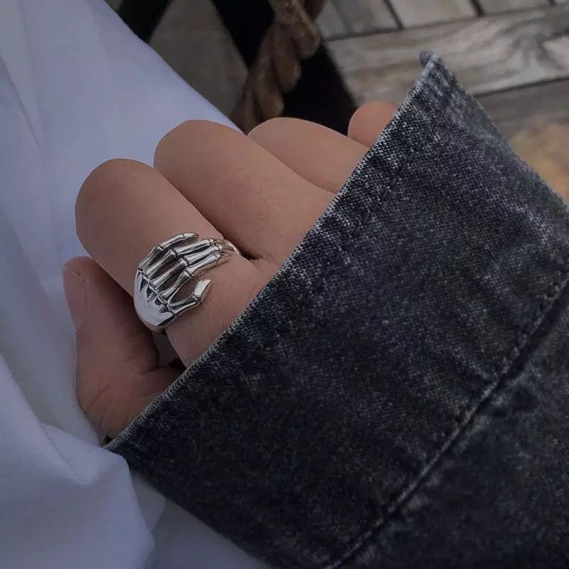Jewelry Creative Skeleton Hand Grip Ring Size ONE SIZE - 2 Thumbnail