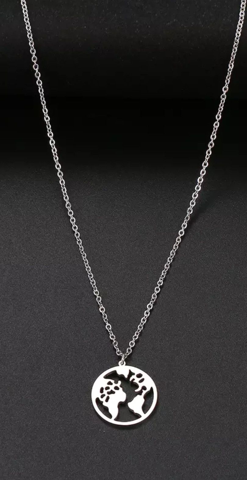 Jewelry × Vintage Silver World Map Pendant Necklace Size ONE SIZE - 2 Thumbnail
