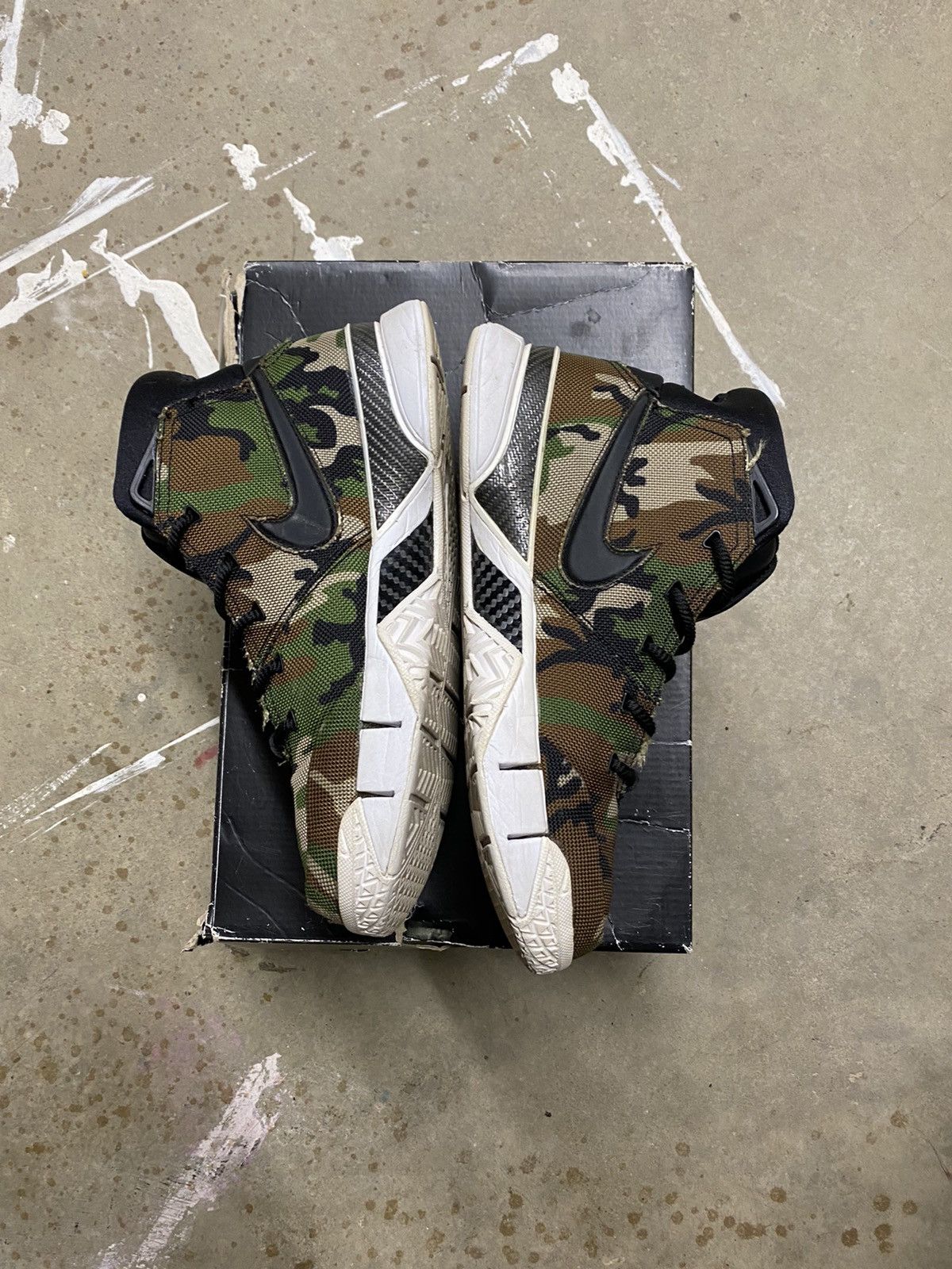 Nike × Undefeated Zoom Kobe 1 proto Undefeated Size US 7 / EU 40 - 3 Thumbnail