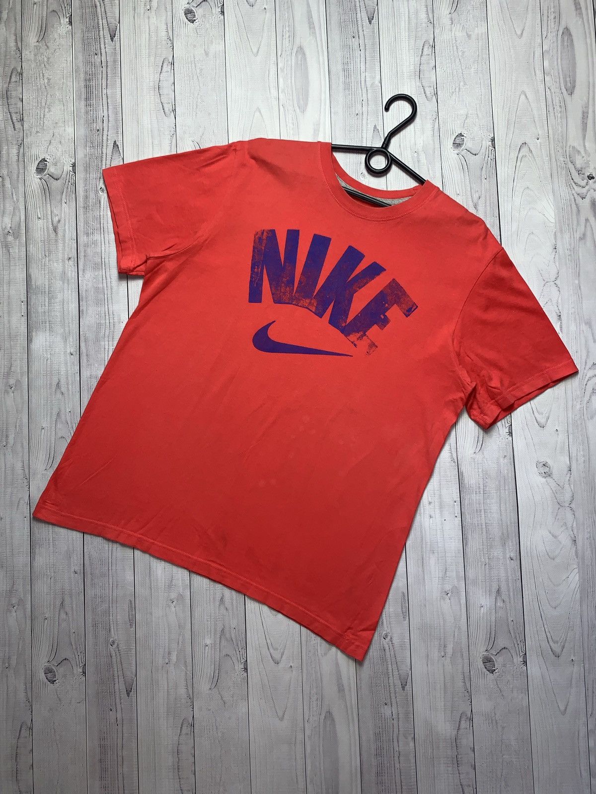 Vintage Nike tee central big logo red size L