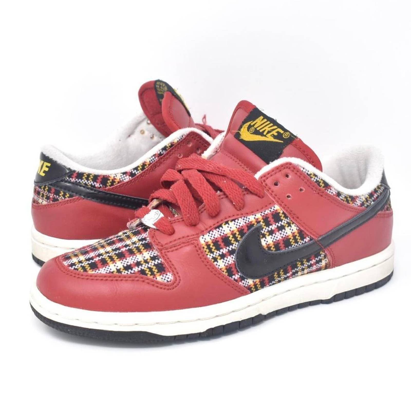 2004 Nike Dunk Low “Christmas”