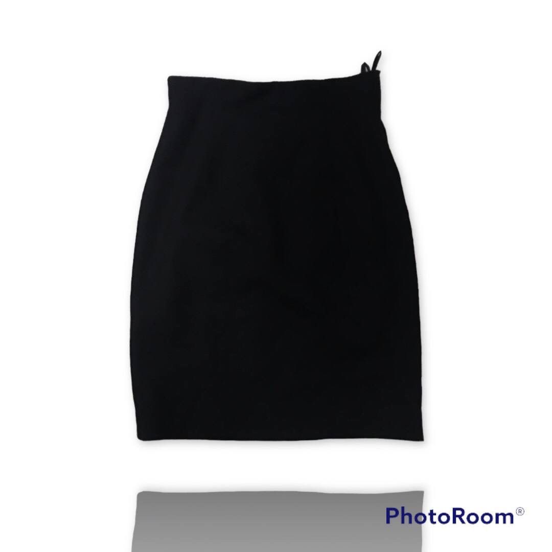 The black Cheap & Chic by Moschino mini skirt