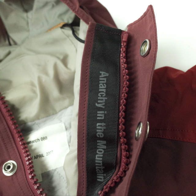Mountain Research 2007 Shorty Mountain Parka Size US S / EU 44-46 / 1 - 7 Thumbnail