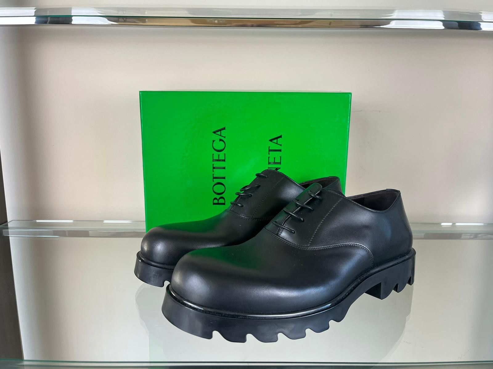 image of Bottega Veneta Strut Boots Low In Shibuya Calf In Black, Men's (Size 10)