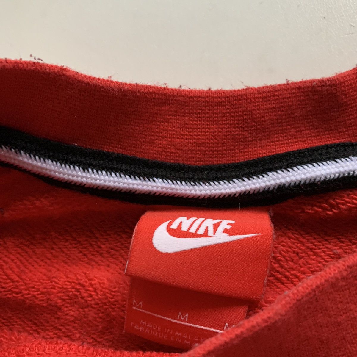 Nike Vintage Nike Embroidered Swoosh Crewneck Women's Medium Red Size M / US 6-8 / IT 42-44 - 3 Thumbnail