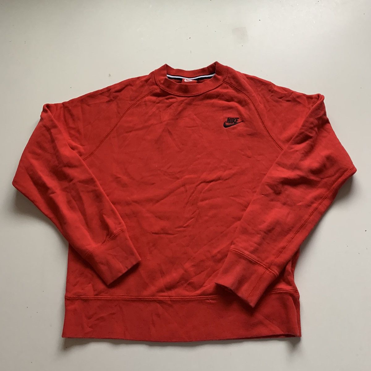 Nike Vintage Nike Embroidered Swoosh Crewneck Women's Medium Red Size M / US 6-8 / IT 42-44 - 1 Thumbnail