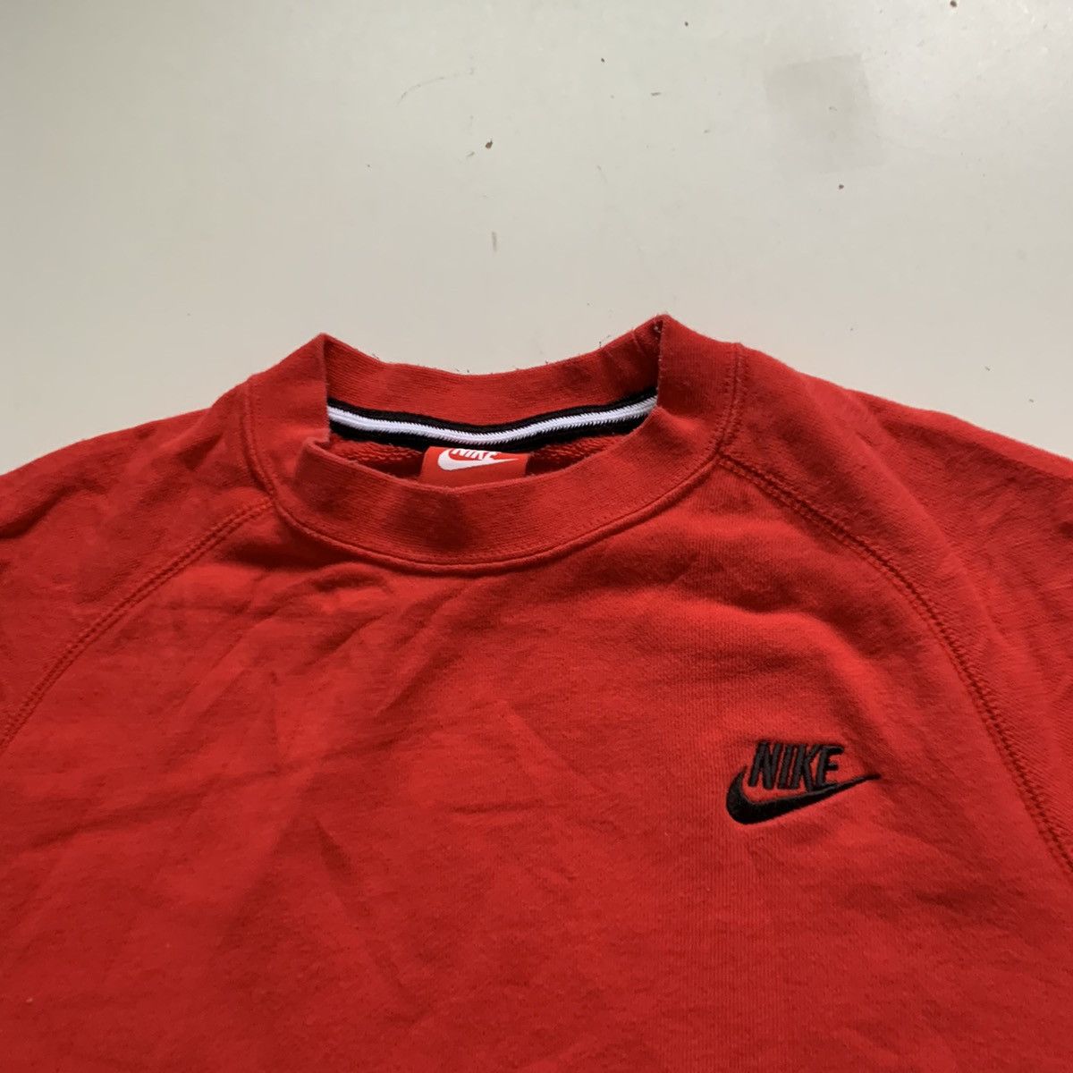 Nike Vintage Nike Embroidered Swoosh Crewneck Women's Medium Red Size M / US 6-8 / IT 42-44 - 2 Thumbnail