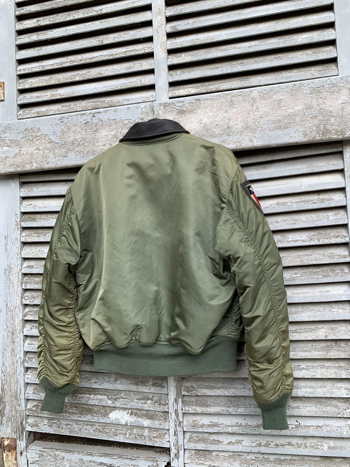 Alpha Industries 🪖 Vintage Alpha Industries Man Intermediate Bomber Jacket Size US L / EU 52-54 / 3 - 10 Thumbnail