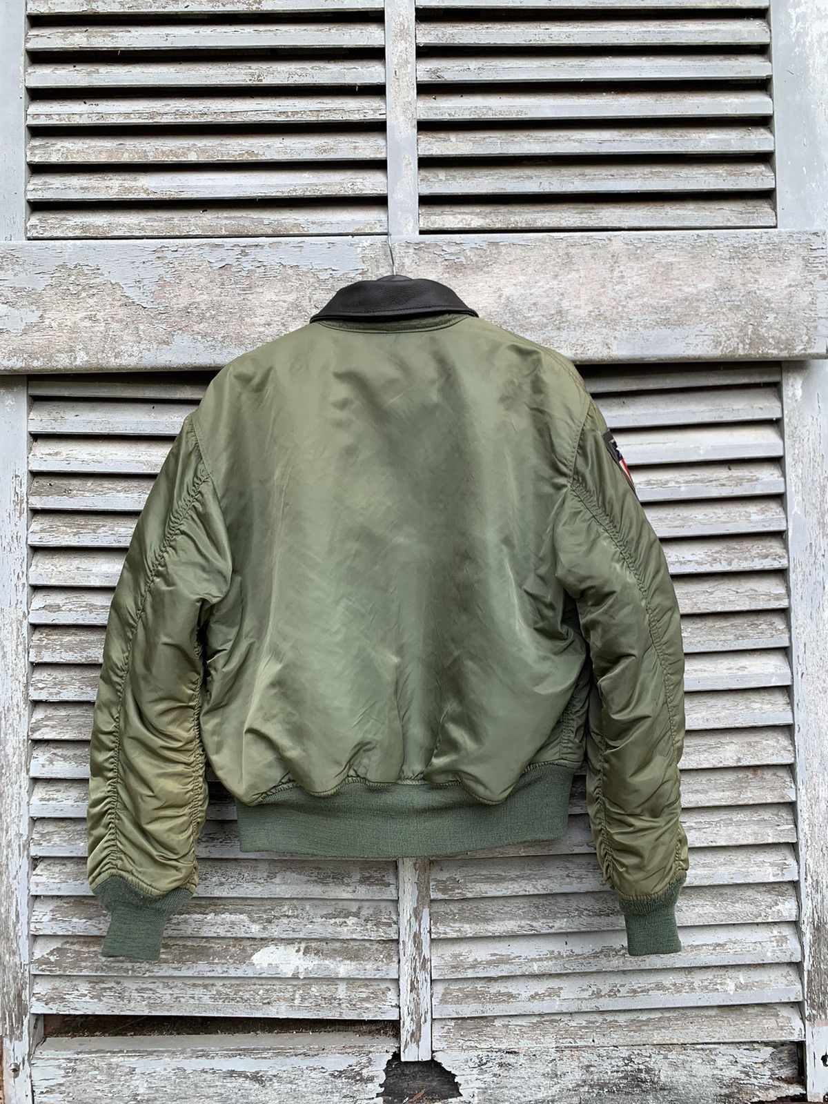 Alpha Industries 🪖 Vintage Alpha Industries Man Intermediate Bomber Jacket Size US L / EU 52-54 / 3 - 11 Thumbnail
