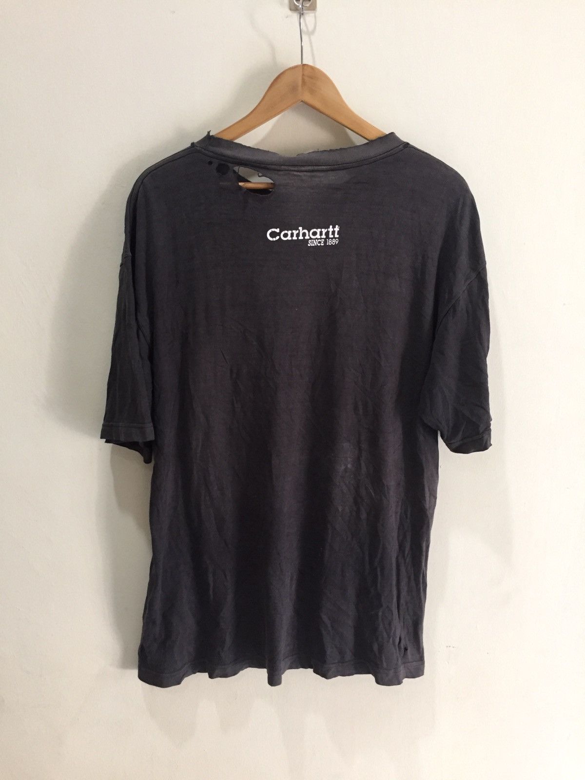 Carhartt Vintage Trashed Faded Distressed carhartt Tshirt Size US L / EU 52-54 / 3 - 4 Thumbnail