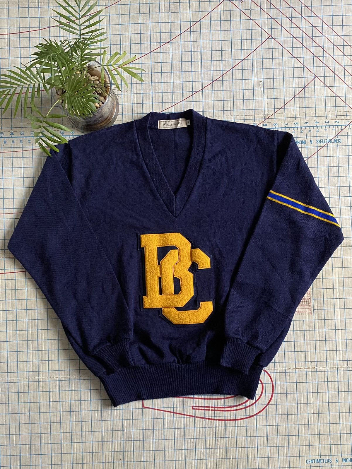 Vintage Vintage Pride of the West V-Neck Wool Sweater Big BC Logo Size US XL / EU 56 / 4 - 2 Thumbnail