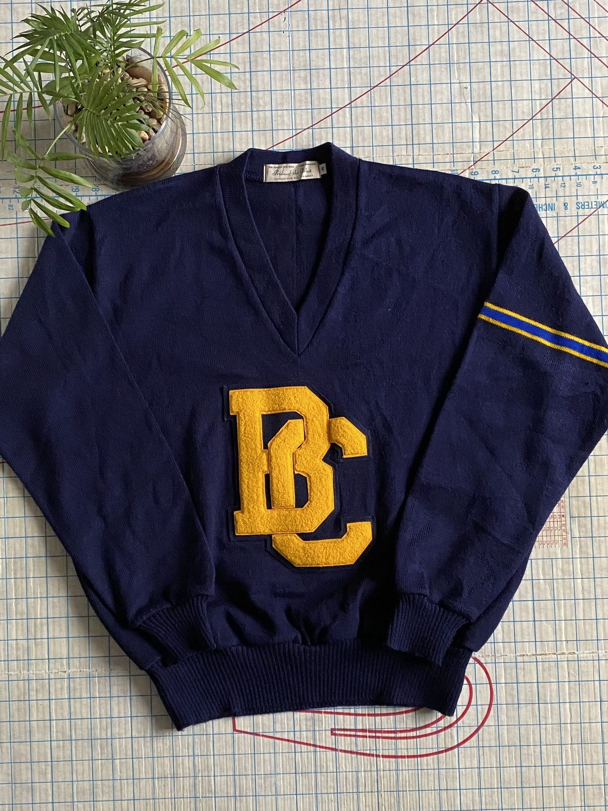 Vintage Vintage Pride of the West V-Neck Wool Sweater Big BC Logo Size US XL / EU 56 / 4 - 1 Thumbnail