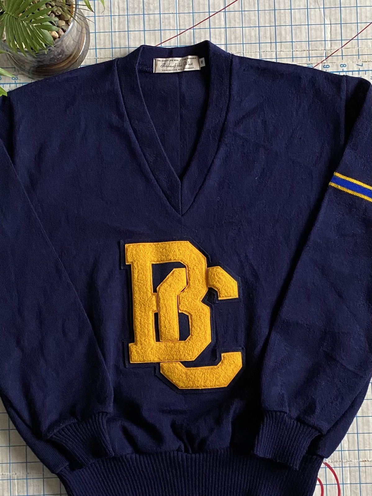 Vintage Vintage Pride of the West V-Neck Wool Sweater Big BC Logo Size US XL / EU 56 / 4 - 3 Thumbnail