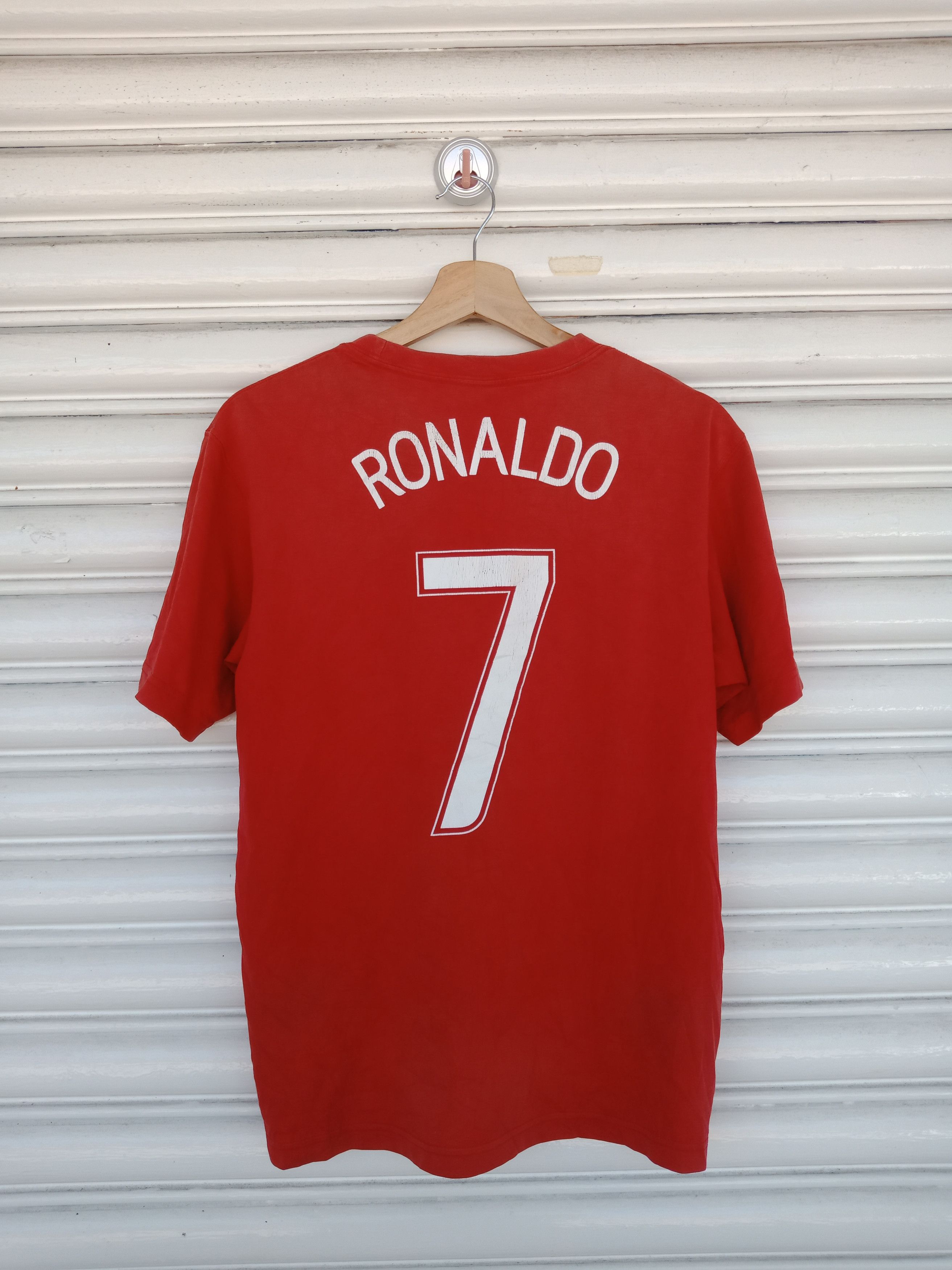 Nike Nike CR7 Christiano Ronaldo Manchester United Size US M / EU 48-50 / 2 - 1 Thumbnail