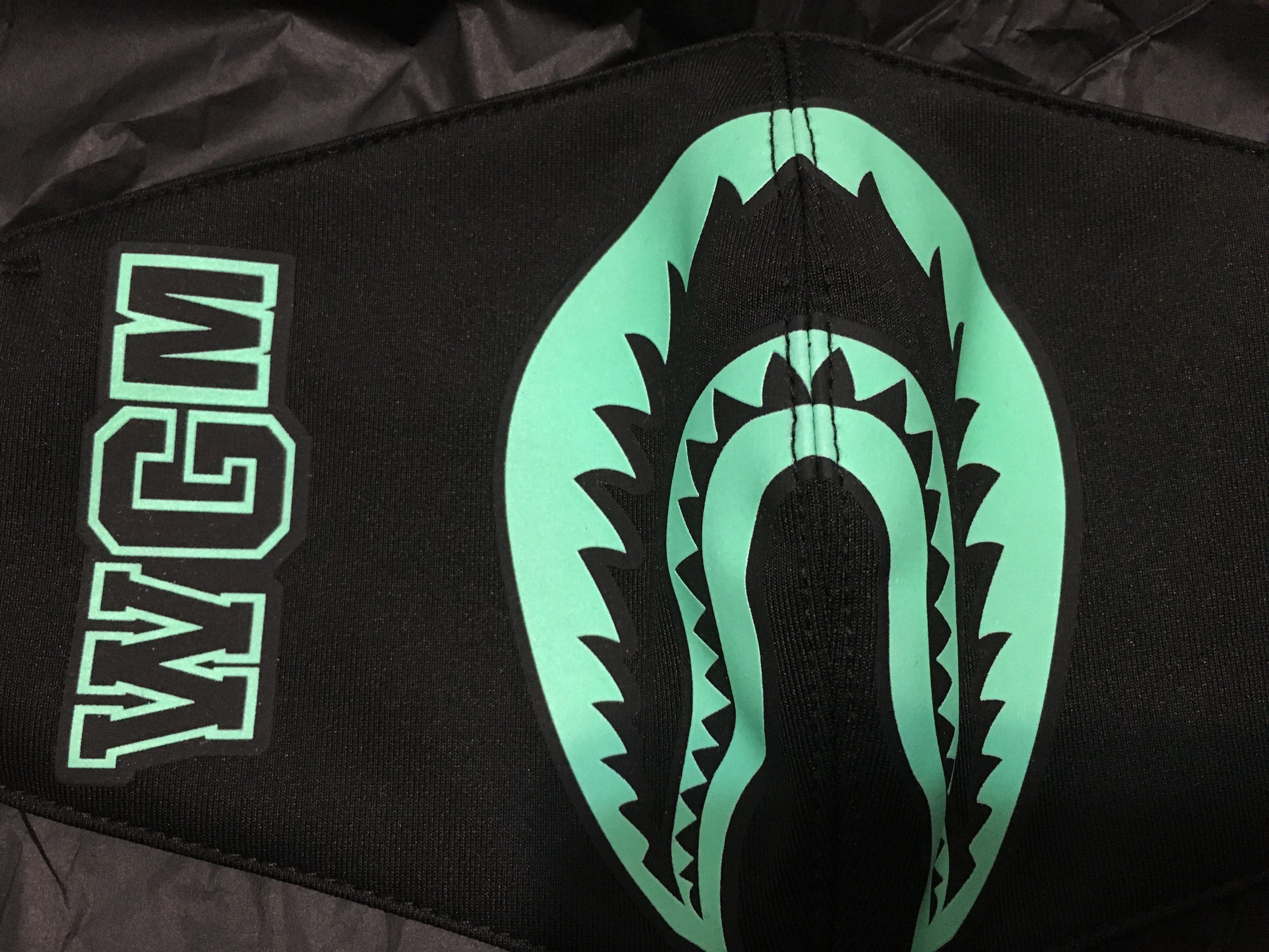 Bape A BATHING APE GLOW IN THE DARK SHARK MASK Size ONE SIZE - 3 Thumbnail