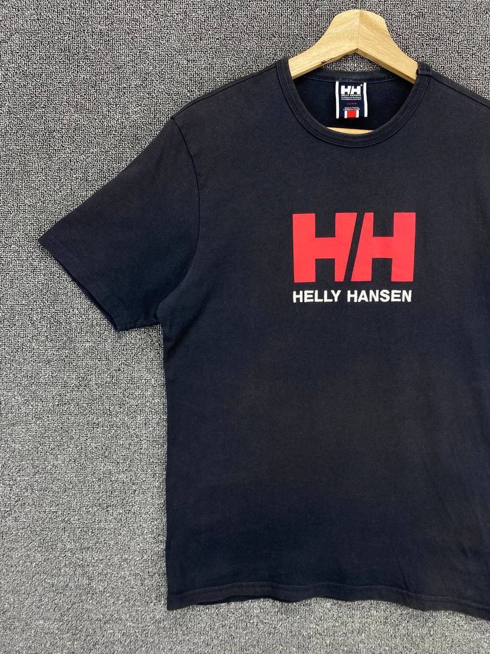 Helly Hansen Vintage Helly Hansen Big Logo Tees T Shirts Size US M / EU 48-50 / 2 - 3 Thumbnail