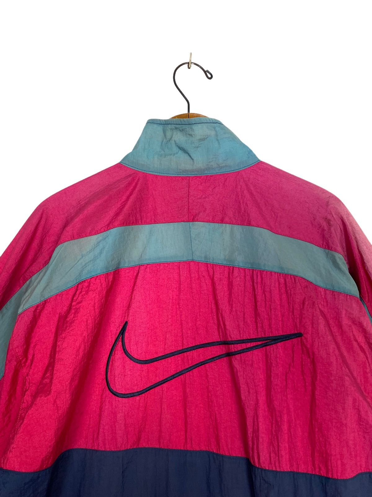 Nike Rare Vtg Nike Swoosh Sun Faded THRASHED Big Logo Windbreker Size US M / EU 48-50 / 2 - 2 Thumbnail