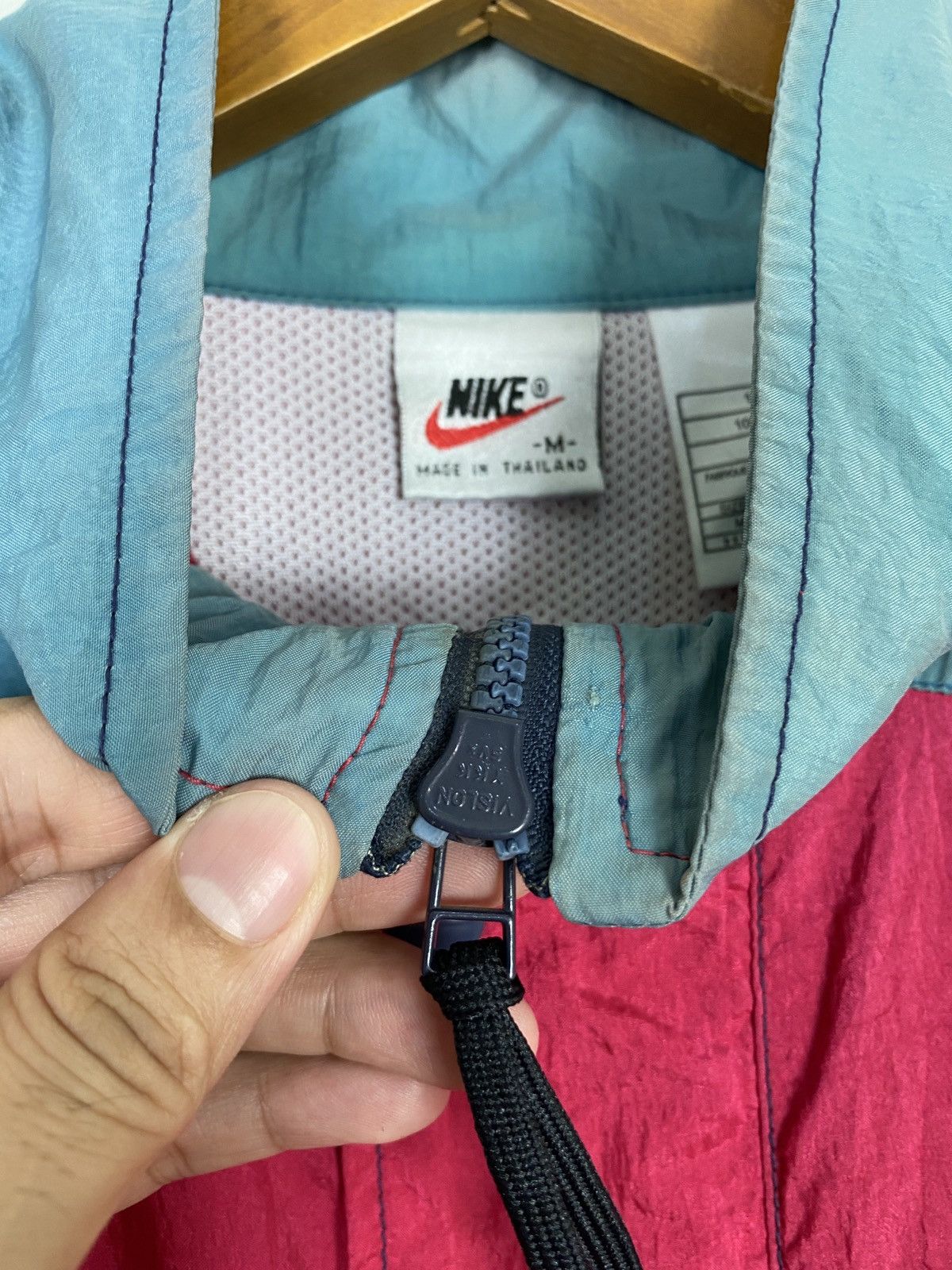 Nike Rare Vtg Nike Swoosh Sun Faded THRASHED Big Logo Windbreker Size US M / EU 48-50 / 2 - 11 Thumbnail