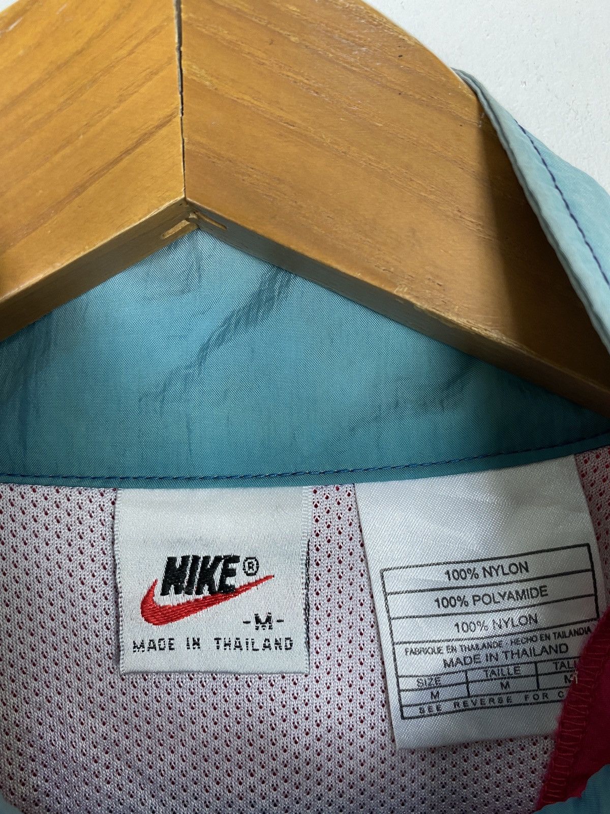 Nike Rare Vtg Nike Swoosh Sun Faded THRASHED Big Logo Windbreker Size US M / EU 48-50 / 2 - 10 Thumbnail