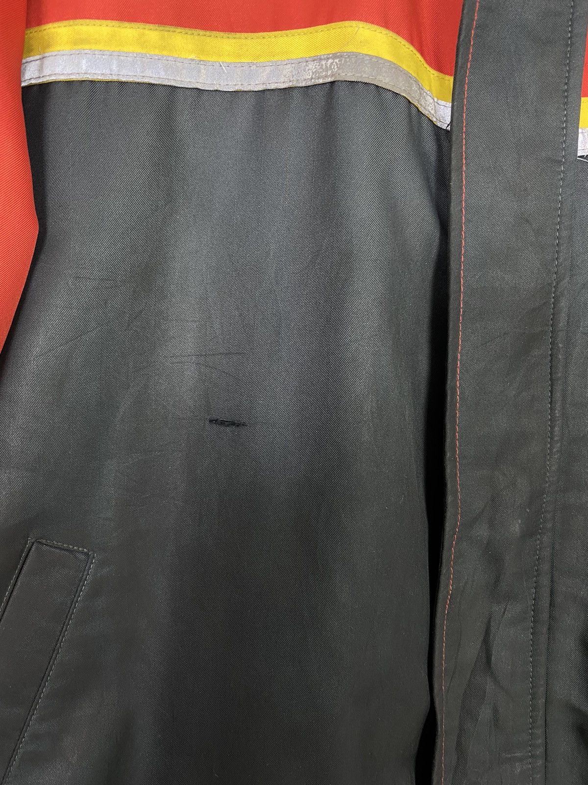 Ferrari Rare‼️ Vtg shell helix x ferrari THRASHED jacket motorsports Size US L / EU 52-54 / 3 - 7 Thumbnail