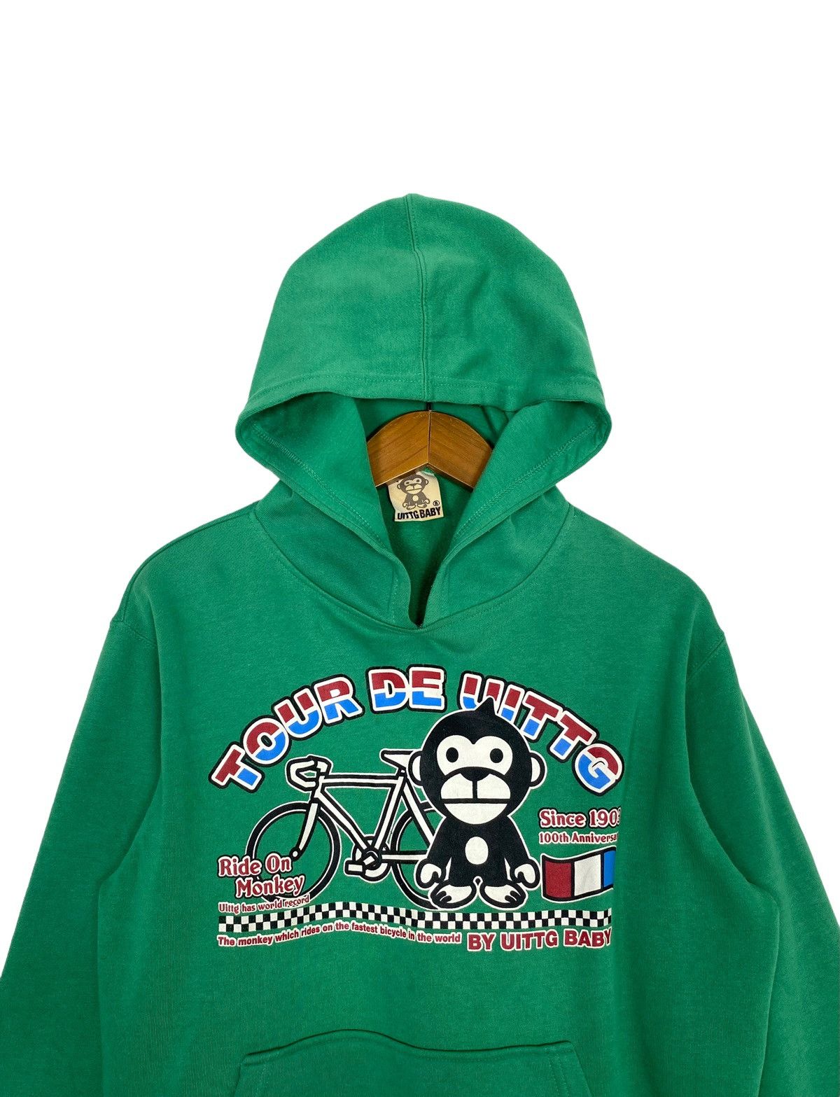 Japanese Brand Rare‼️ Uittg Baby Tour de Uittg Big Logo Hoodie Size US M / EU 48-50 / 2 - 2 Thumbnail