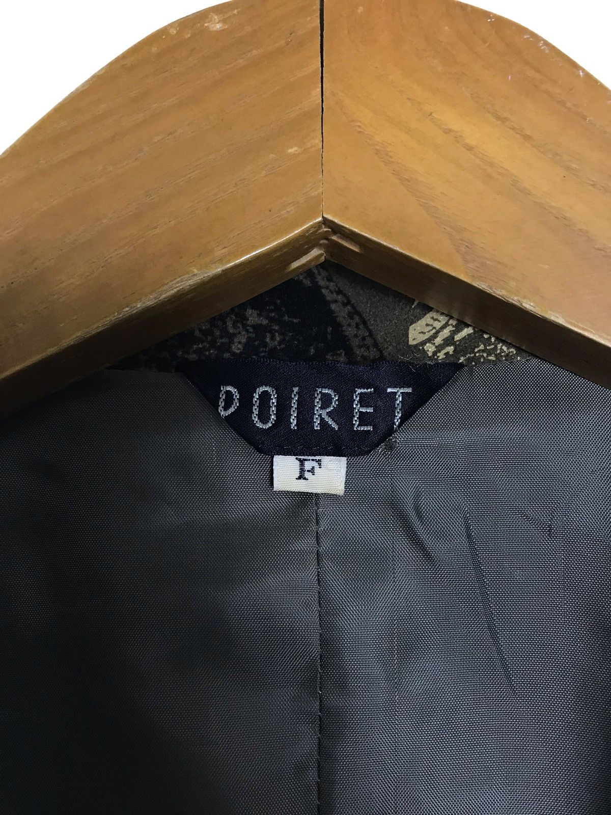 Japanese Brand Rare‼️Poiret Luxury Velvet Blazer Rare Design Medium Size Size 42R - 4 Thumbnail