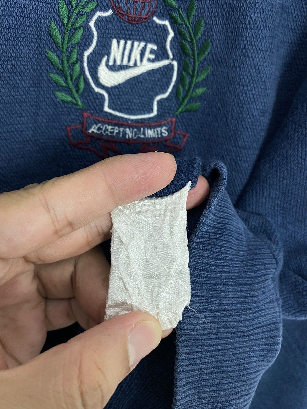 Nike Rare‼️ Vintage Nike Accept No Limit Sweatshirt Small Logo Size US L / EU 52-54 / 3 - 5 Thumbnail