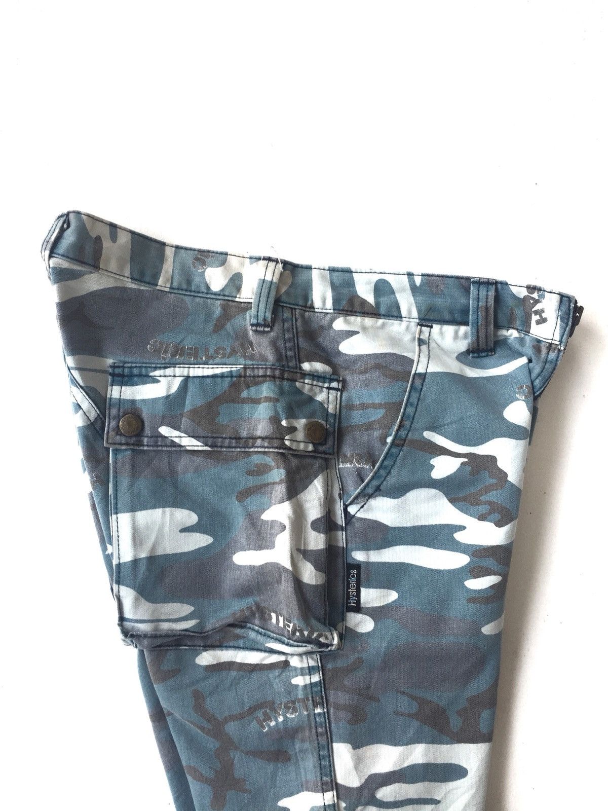 Hysteric Glamour OG Hysteric Glamour Camo Cargo Shorts Wtaps Size US 30 / EU 46 - 1 Thumbnail