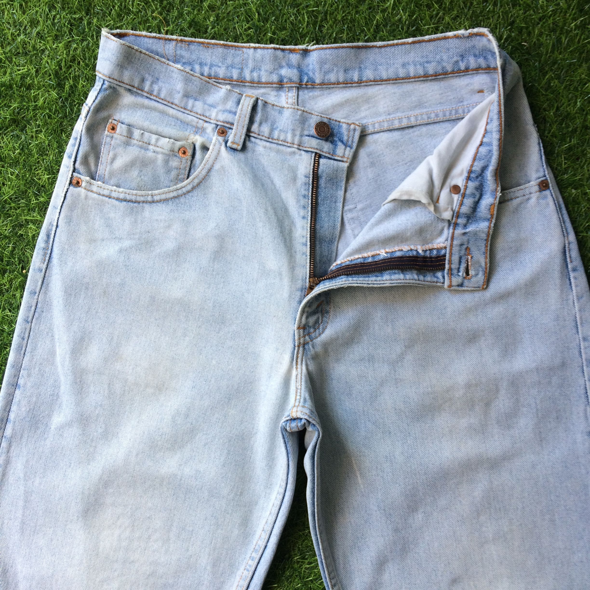 Levi's × Vintage Levis 560 Light Wash Jeans #B-660 Size US 32 / EU 48 - 3 Thumbnail