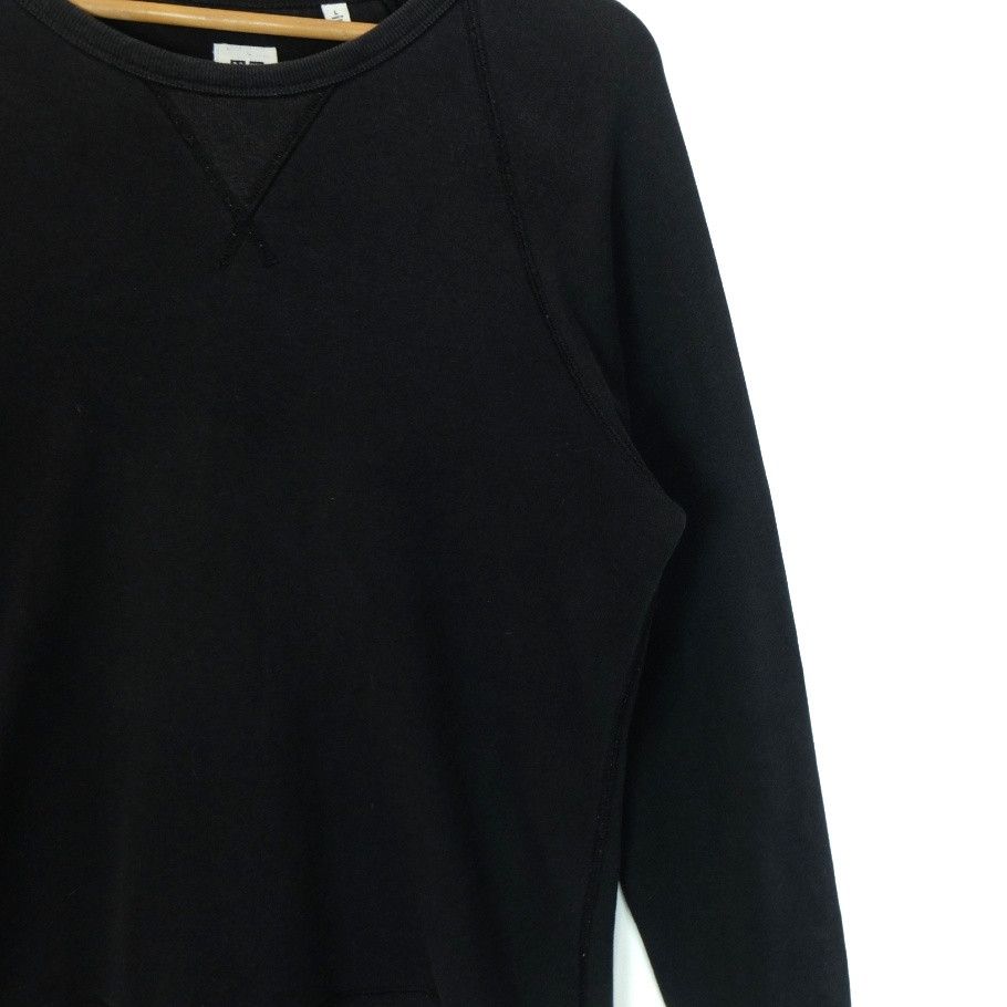 Uniqlo UNIQLO Black Plain Sweatshirts Jumper Pullover Sweater Size US L / EU 52-54 / 3 - 5 Thumbnail