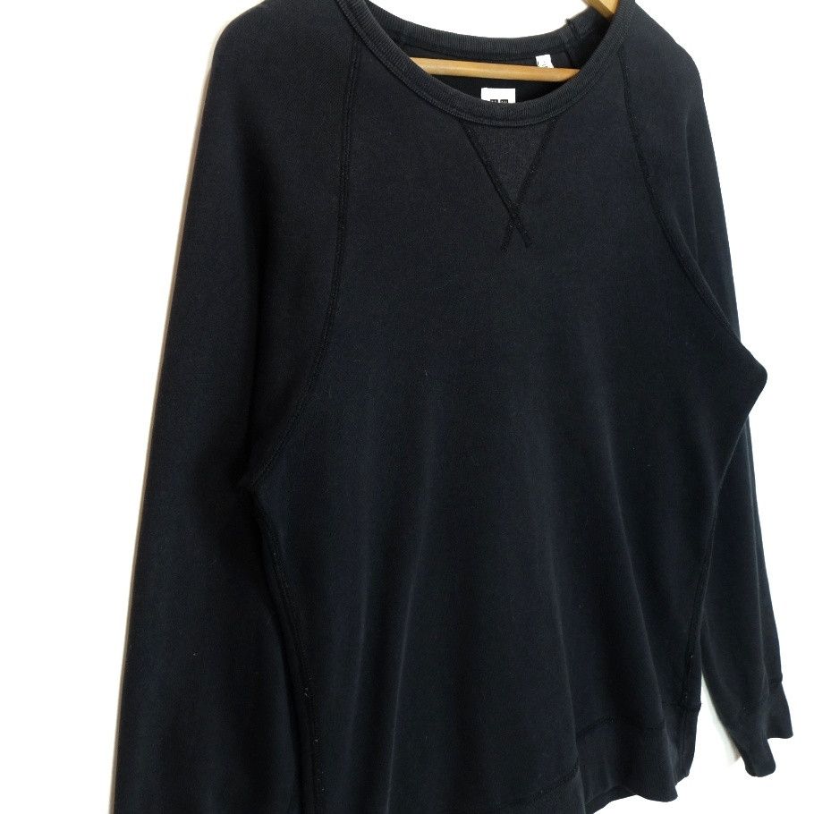 Uniqlo UNIQLO Black Plain Sweatshirts Jumper Pullover Sweater Size US L / EU 52-54 / 3 - 4 Thumbnail