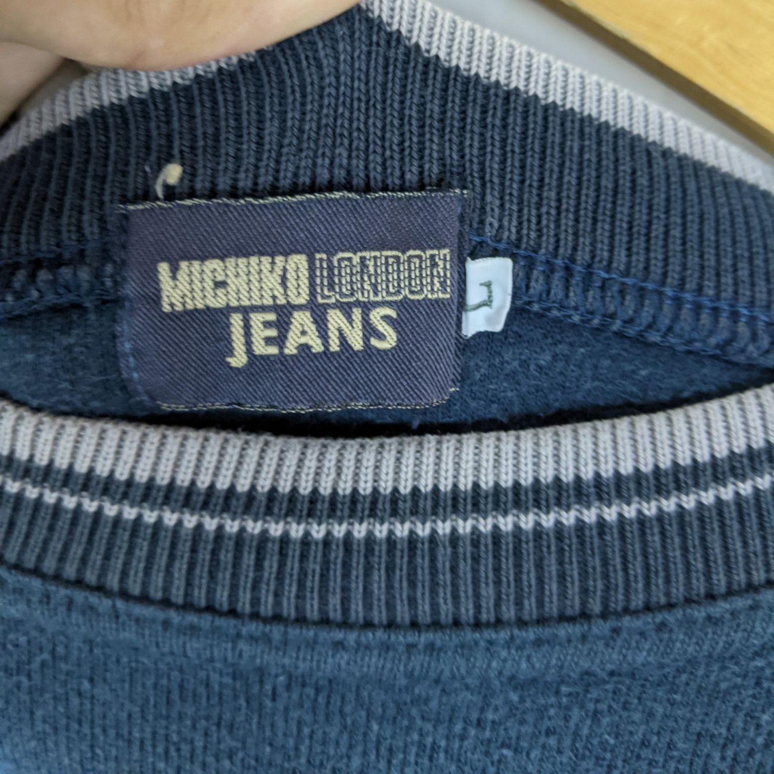 Michiko Koshino London MICHIKO LONDON Jeans Big Logo Spell Out Jumper Sweatshirt Size US L / EU 52-54 / 3 - 9 Thumbnail