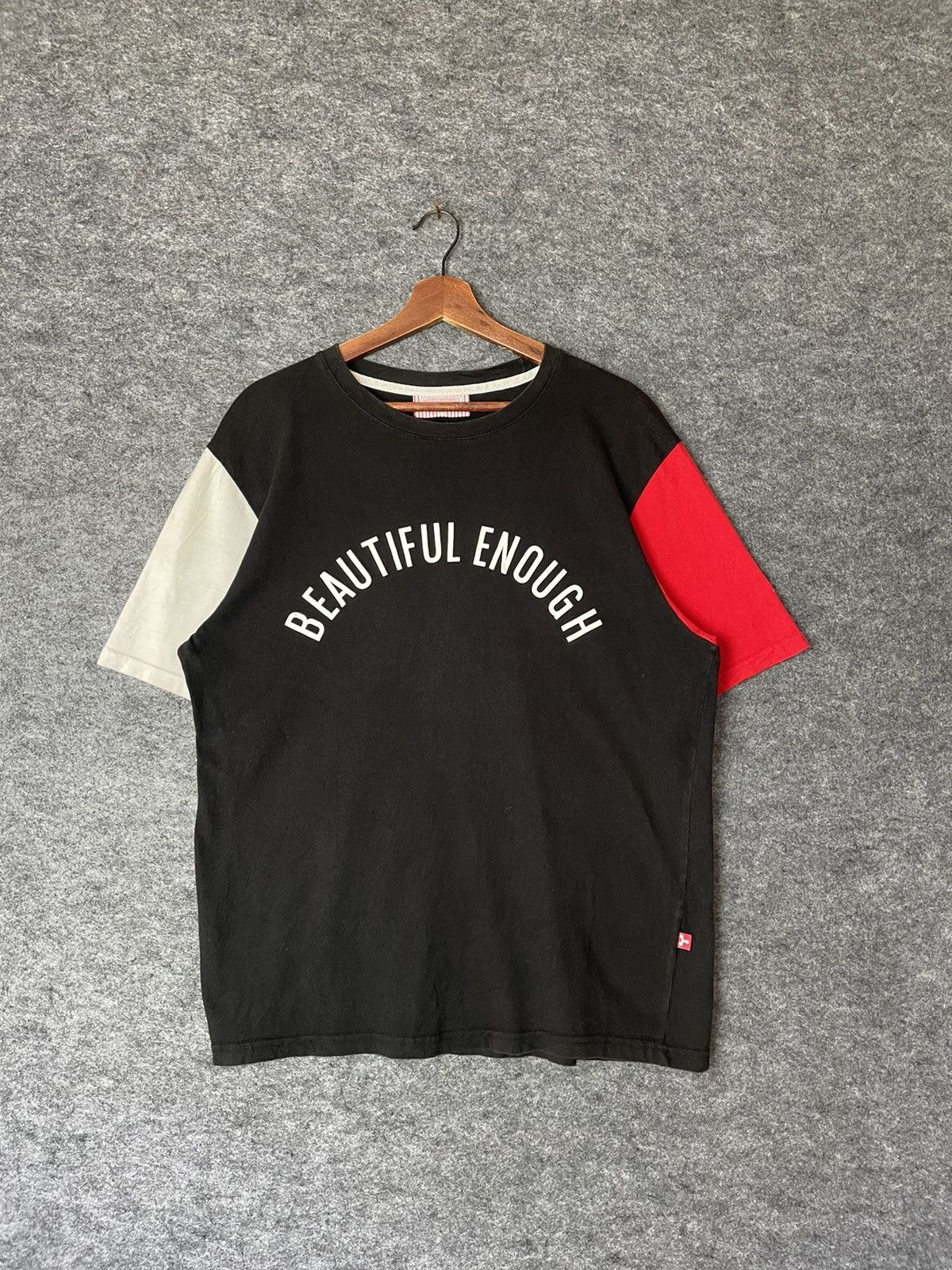 Other BEAUTIFUL ENOUGH TEE Size US XL / EU 56 / 4 - 1 Thumbnail