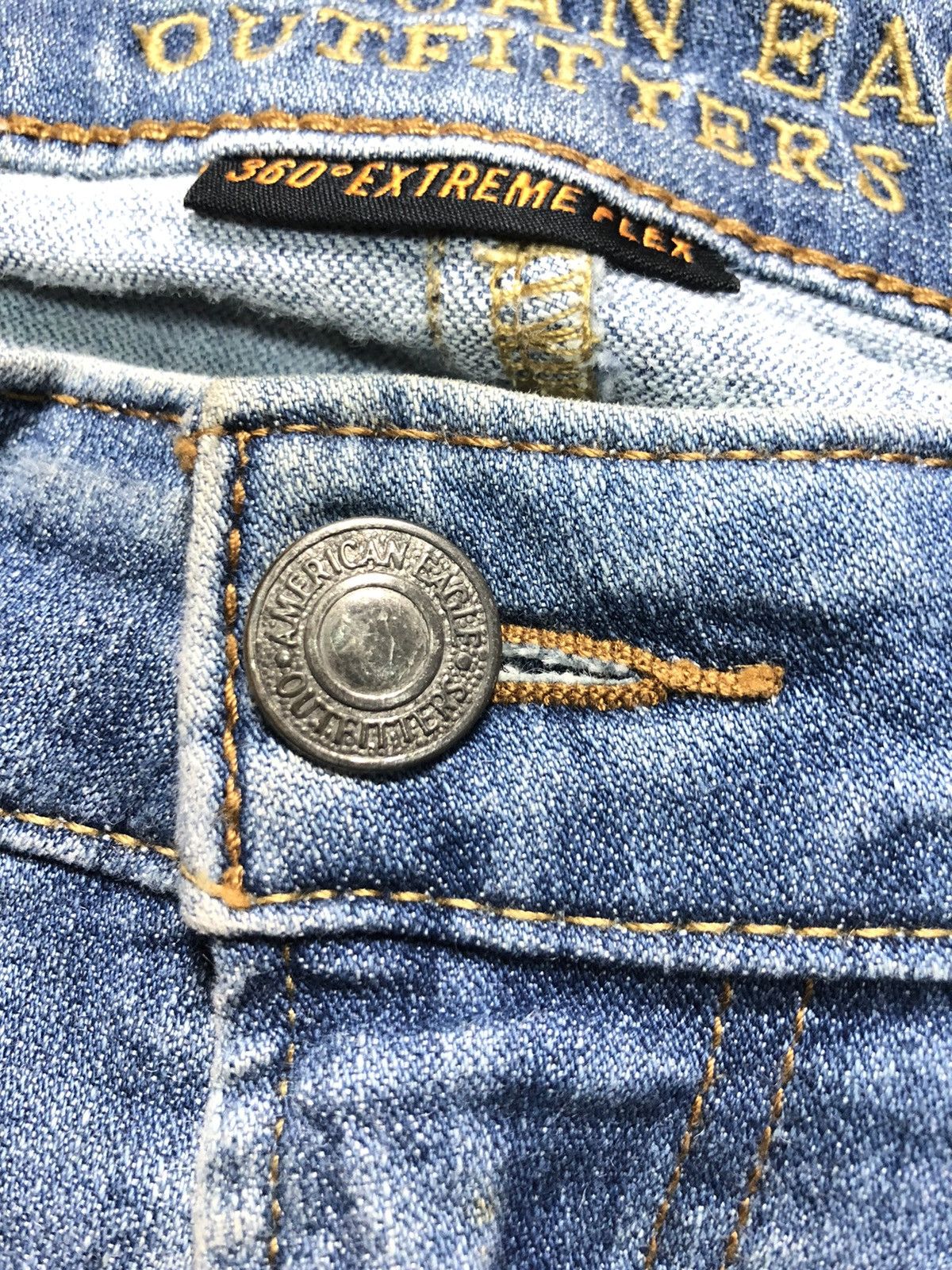 American Eagle Outfitters × Vintage VINTAGE AMERICAN EAGLE BLUE WASH DISTRESSED DENIM Size US 33 - 3 Thumbnail