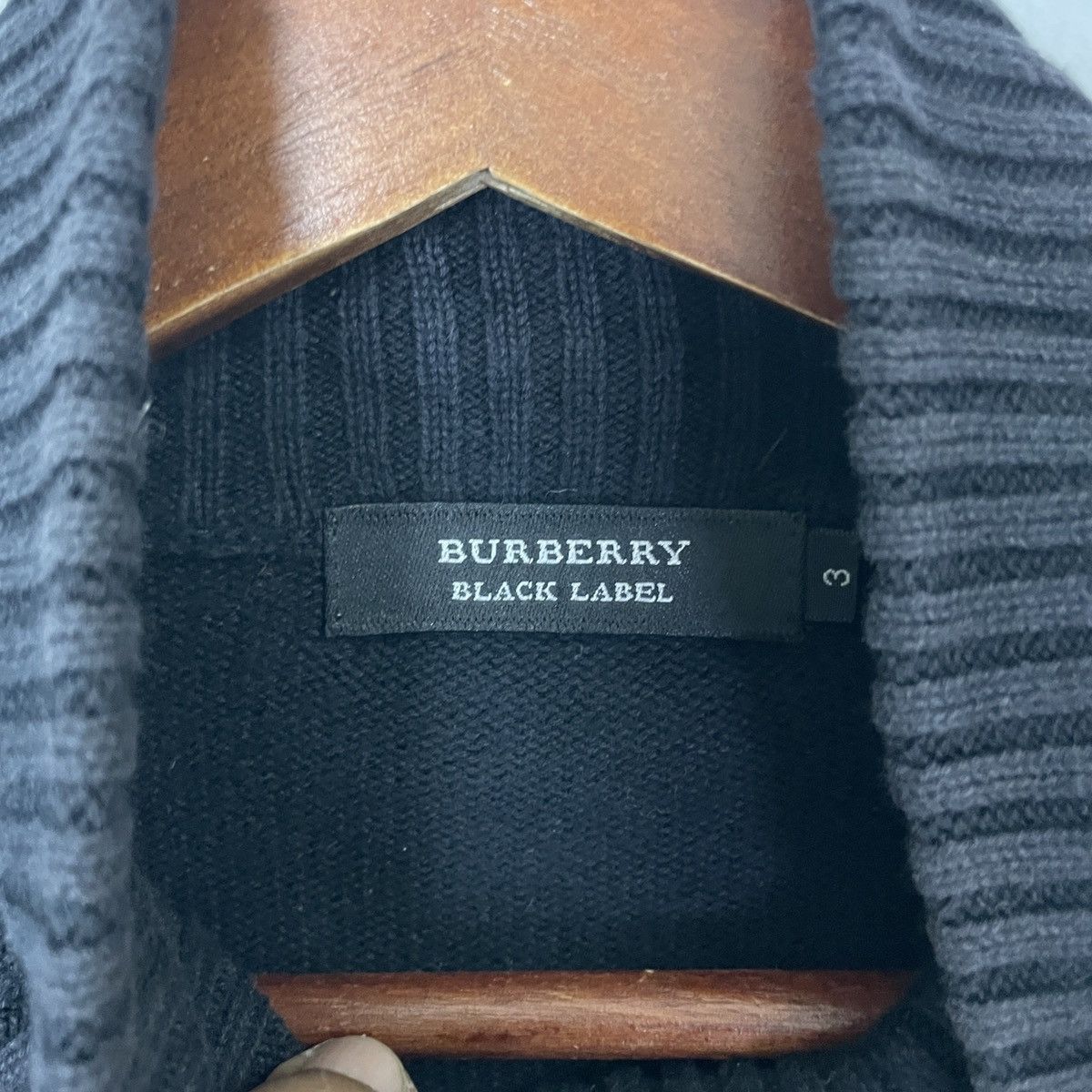 Burberry Vintage Burberry Embroidery Small Logo Sweater Size US M / EU 48-50 / 2 - 5 Thumbnail
