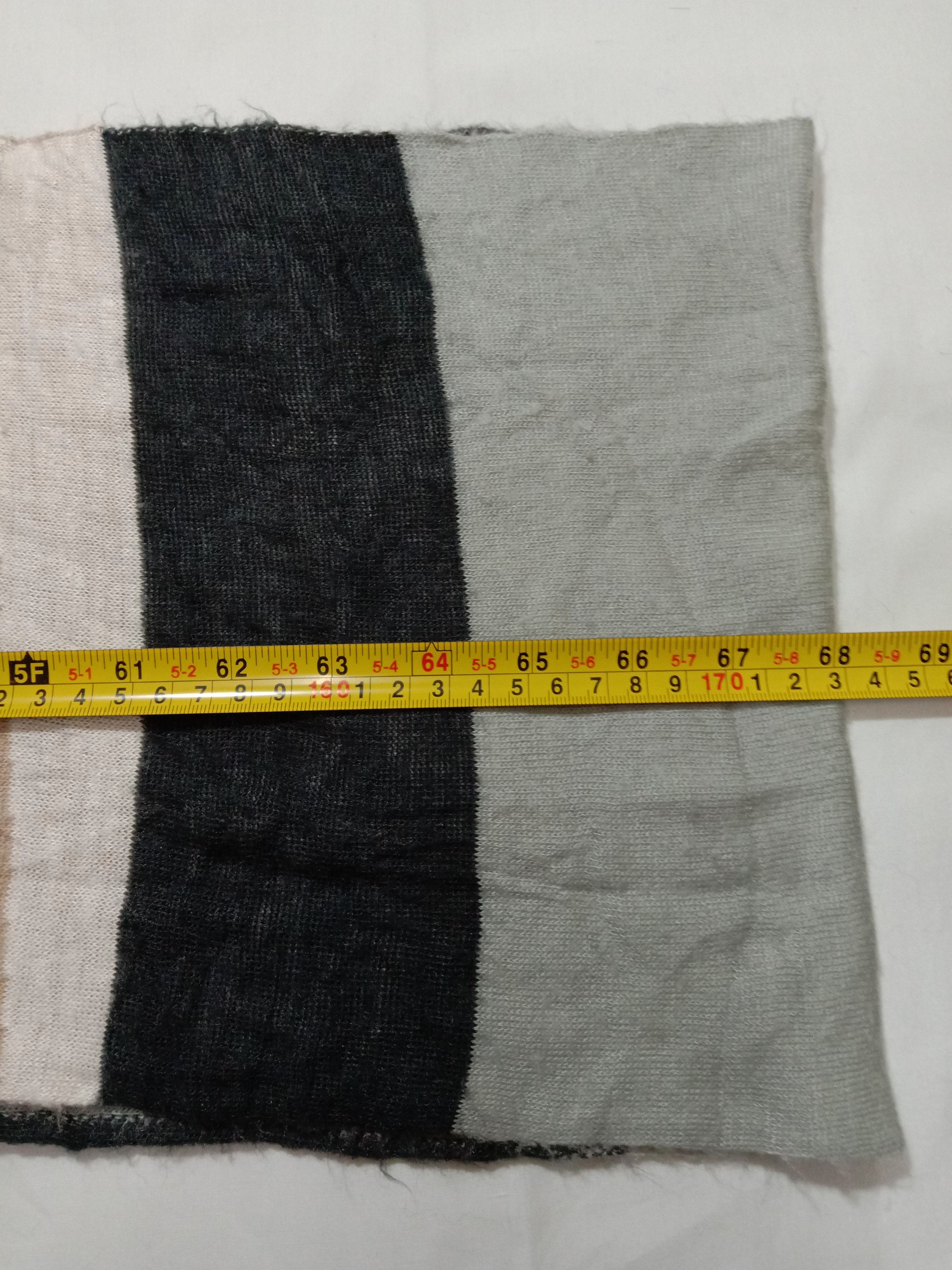Japanese Brand Evex by Krizia Muffler/Scarf Simple And Nice Design Size ONE SIZE - 6 Thumbnail