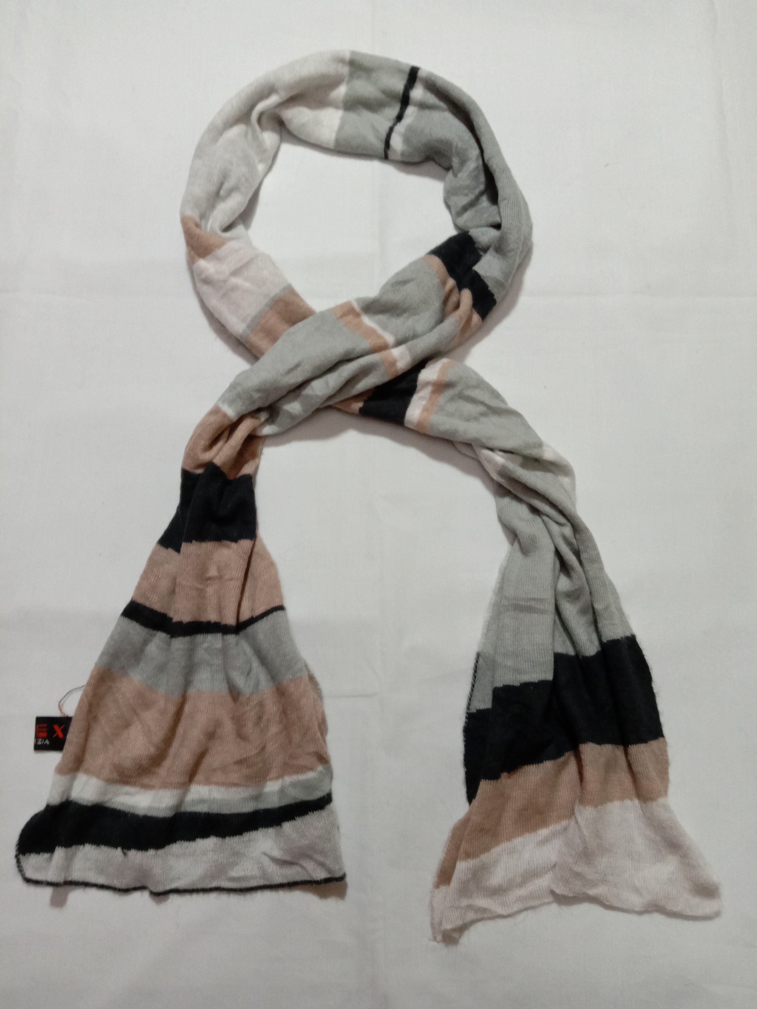 Japanese Brand Evex by Krizia Muffler/Scarf Simple And Nice Design Size ONE SIZE - 1 Thumbnail