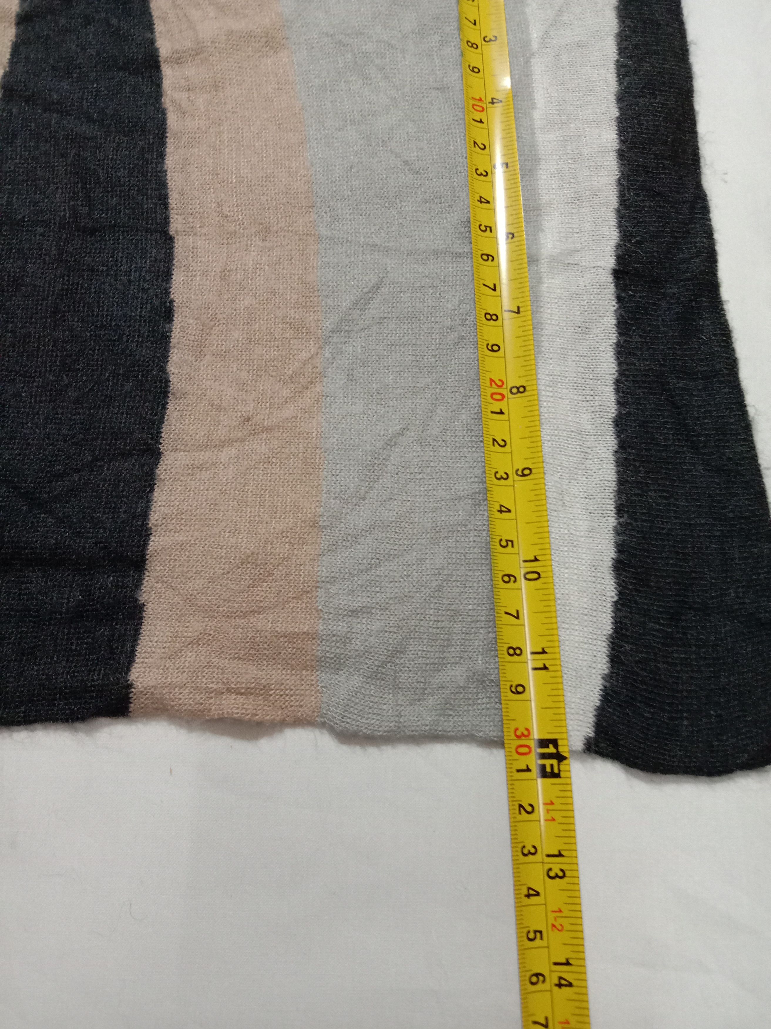Japanese Brand Evex by Krizia Muffler/Scarf Simple And Nice Design Size ONE SIZE - 7 Thumbnail