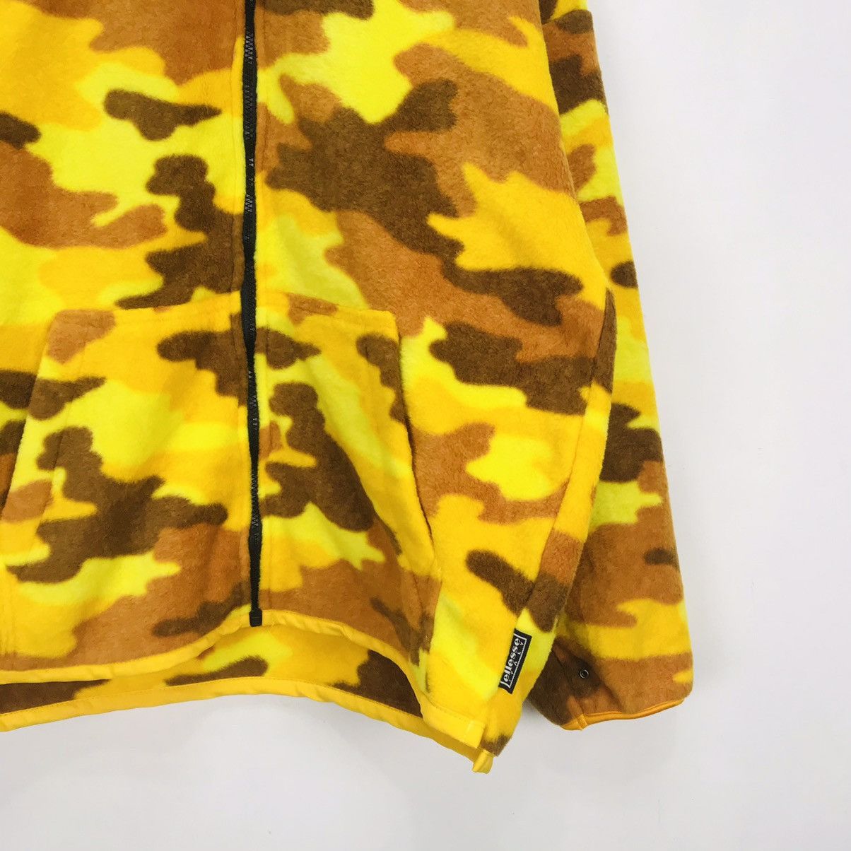 Ellesse Rare Ellesse Camo Fleece adventure skiers made in japan Size US L / EU 52-54 / 3 - 3 Thumbnail
