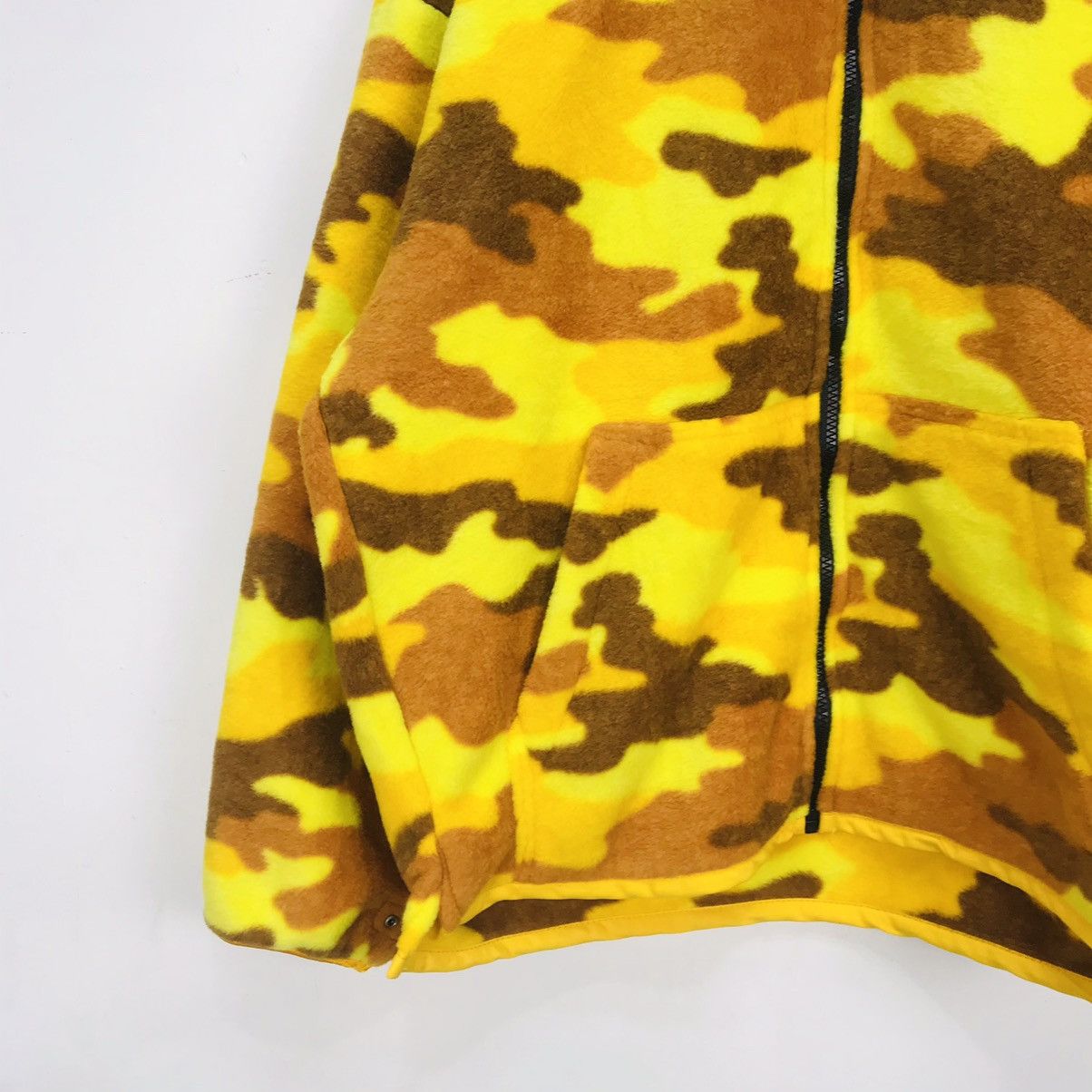 Ellesse Rare Ellesse Camo Fleece adventure skiers made in japan Size US L / EU 52-54 / 3 - 4 Thumbnail