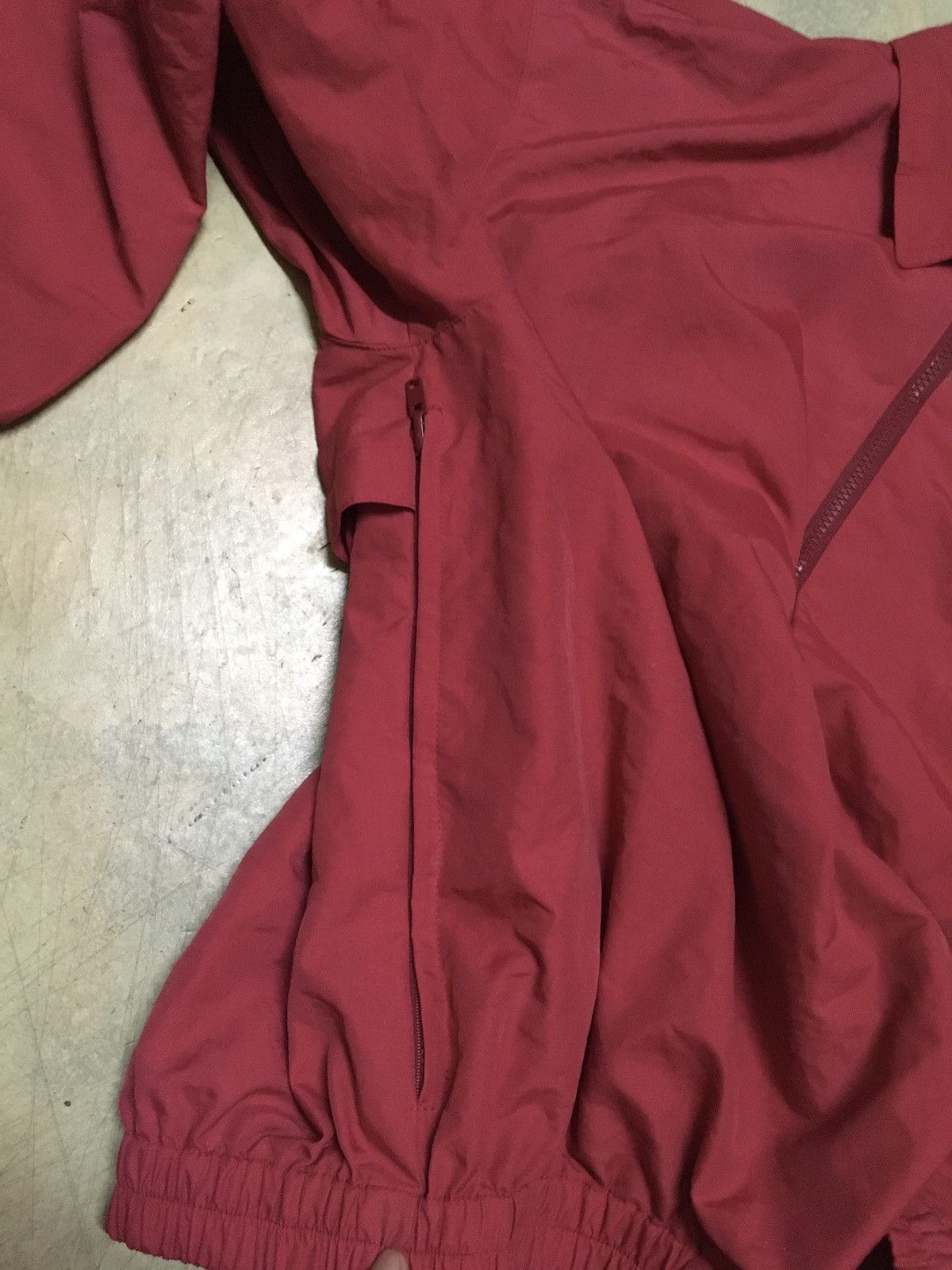 Japanese Brand Japanese Brand Red Wave Light Jacket Windbreaker Big Logo Size US M / EU 48-50 / 2 - 5 Thumbnail