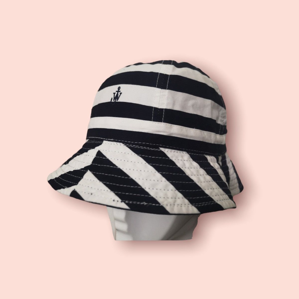 JW Anderson × Japanese Brand × Uniqlo UNIQLO X J. W. ANDERSON - REVERSIBLE 6 PANELS BUCKET HAT Size ONE SIZE - 9 Thumbnail