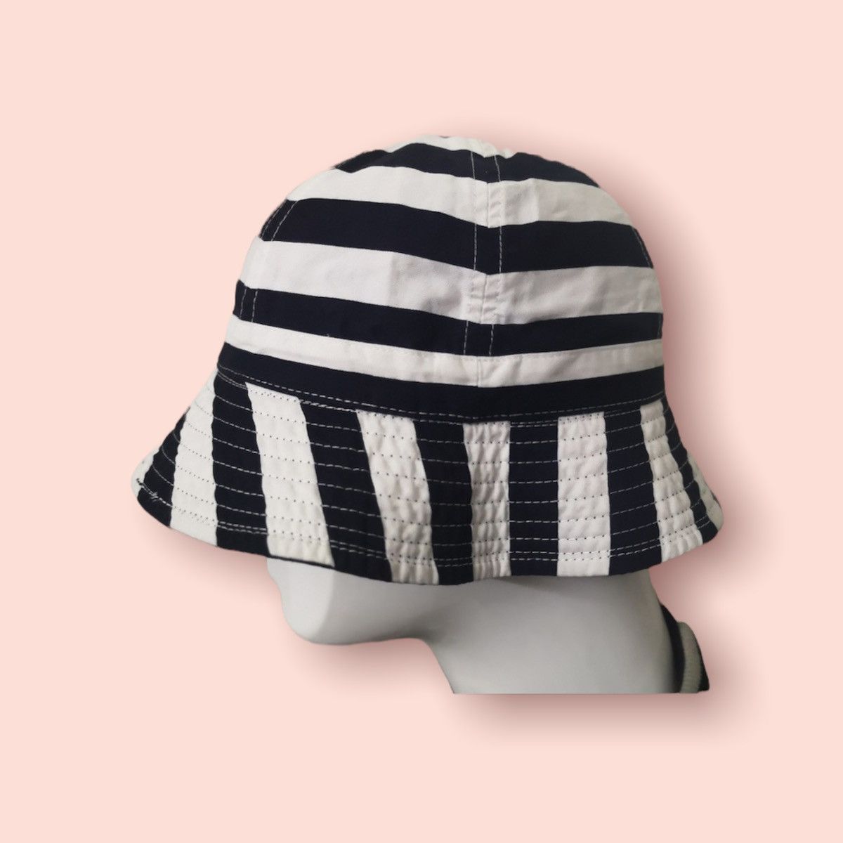 JW Anderson × Japanese Brand × Uniqlo UNIQLO X J. W. ANDERSON - REVERSIBLE 6 PANELS BUCKET HAT Size ONE SIZE - 8 Thumbnail