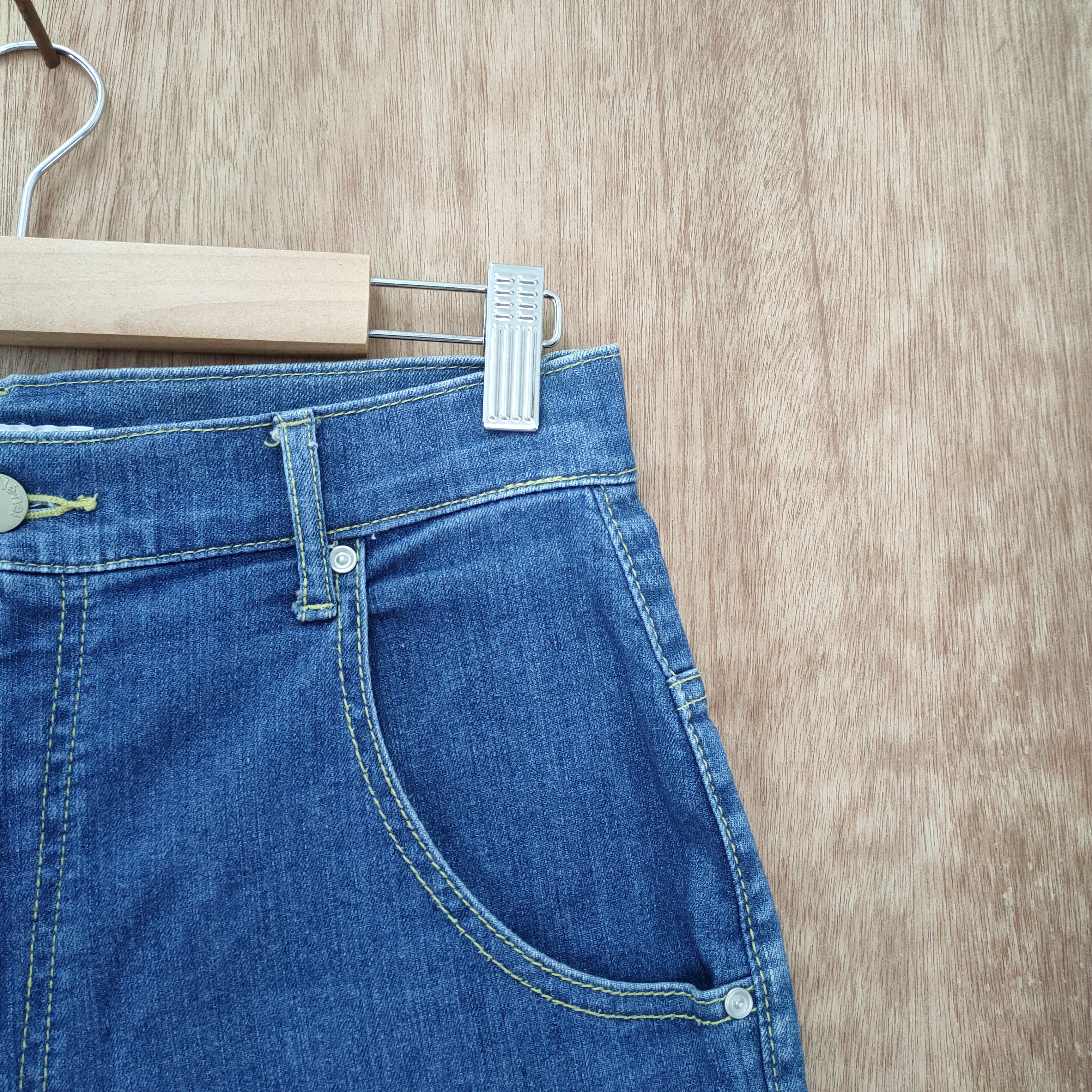 Issey Miyake NE-NET by ISSEY MIYAKE BUCKLE BACK DENIM JEANS Size US 28 / EU 44 - 11 Thumbnail