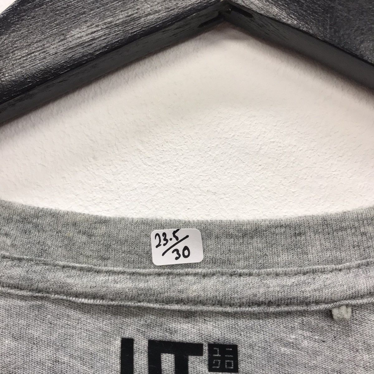 Anime × Uniqlo Rare!! Uniqlo X Dragon Ball Goku VS Frieza Graphic Size US XL / EU 56 / 4 - 11 Thumbnail