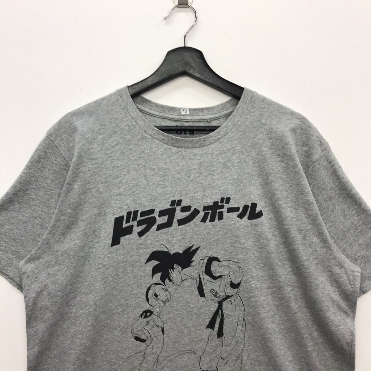 Anime × Uniqlo Rare!! Uniqlo X Dragon Ball Goku VS Frieza Graphic Size US XL / EU 56 / 4 - 2 Thumbnail
