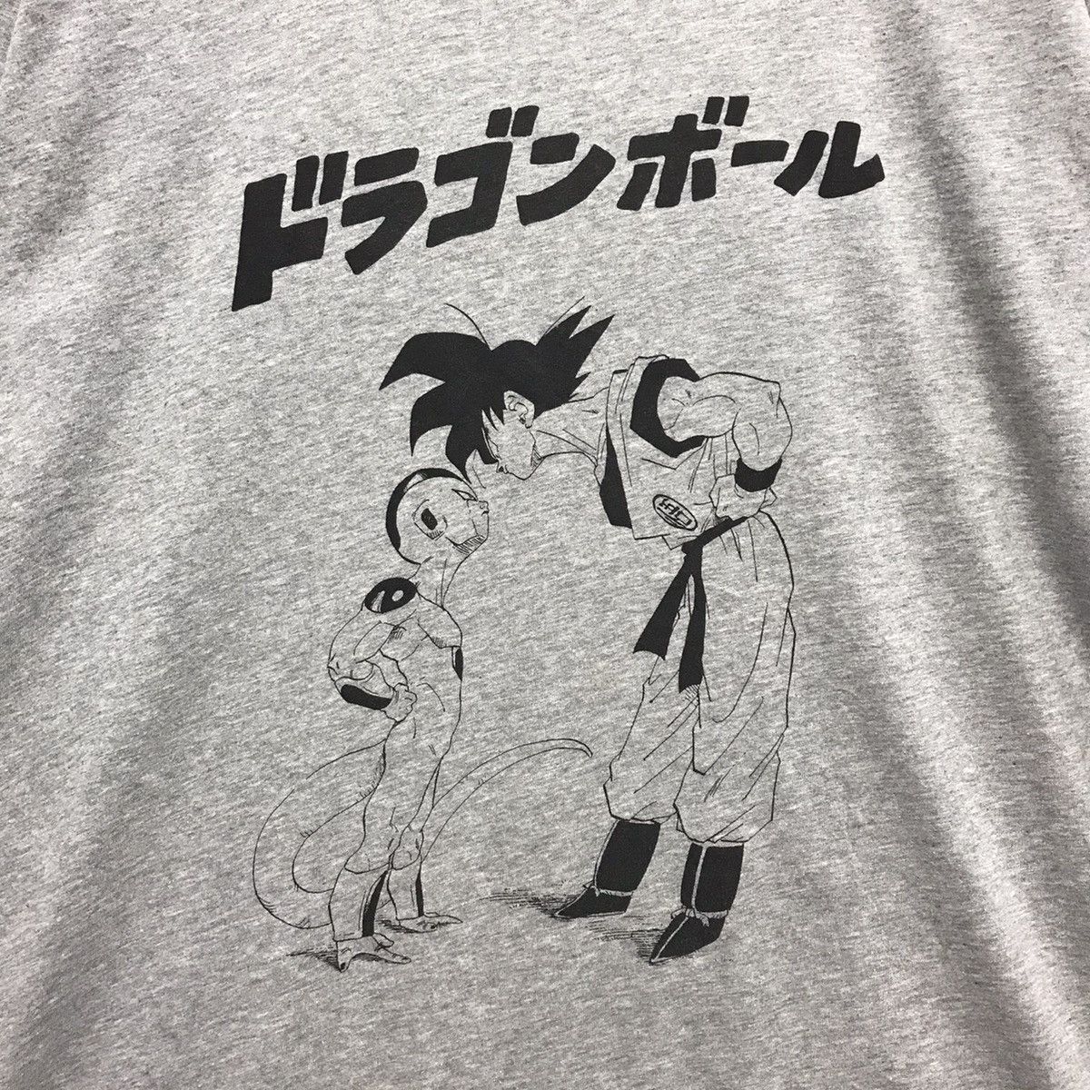 Anime × Uniqlo Rare!! Uniqlo X Dragon Ball Goku VS Frieza Graphic Size US XL / EU 56 / 4 - 7 Thumbnail
