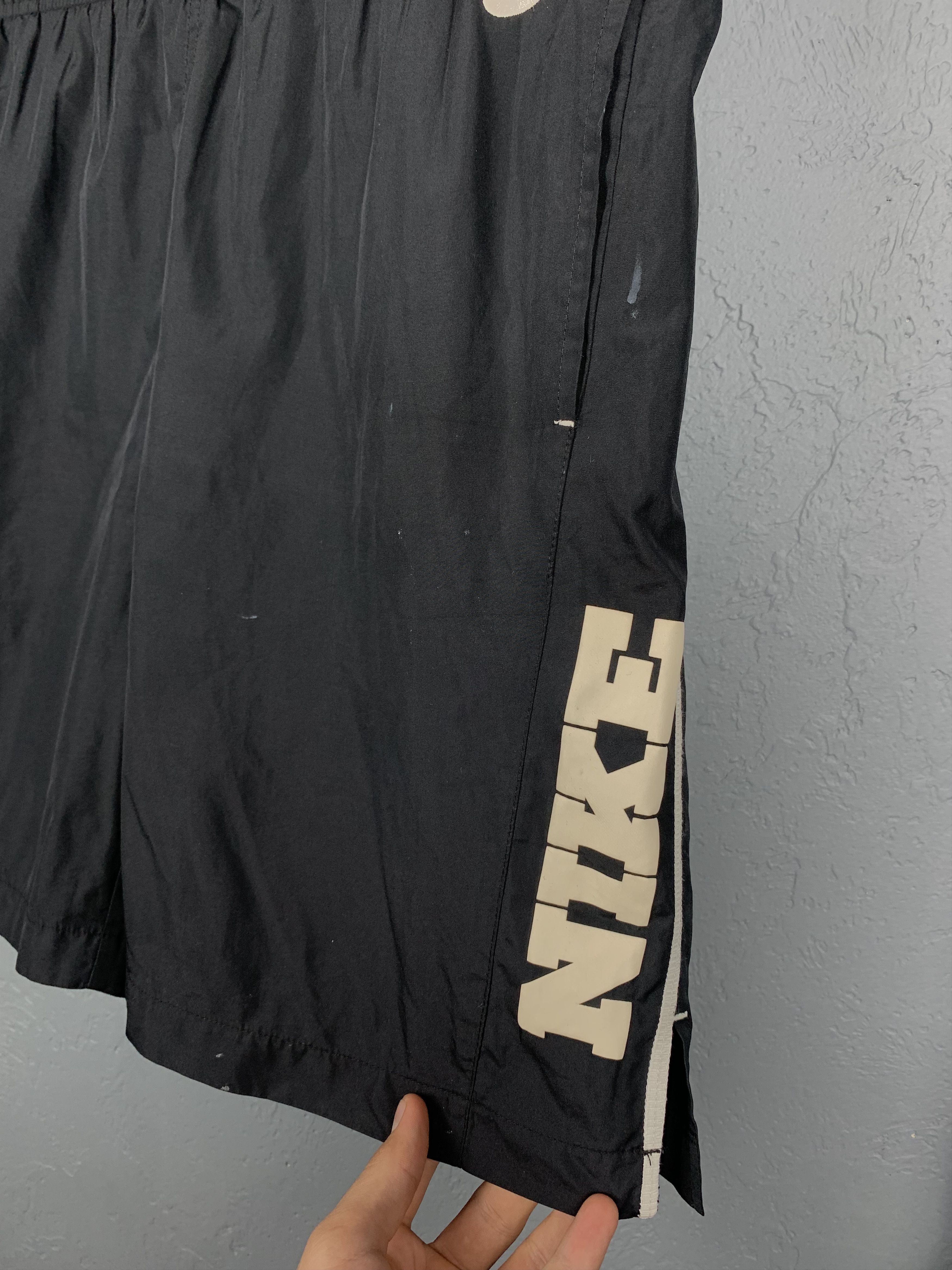 Nike × Vintage Nike Vintage Distressed Shorts Y2K Size US 32 / EU 48 - 2 Thumbnail