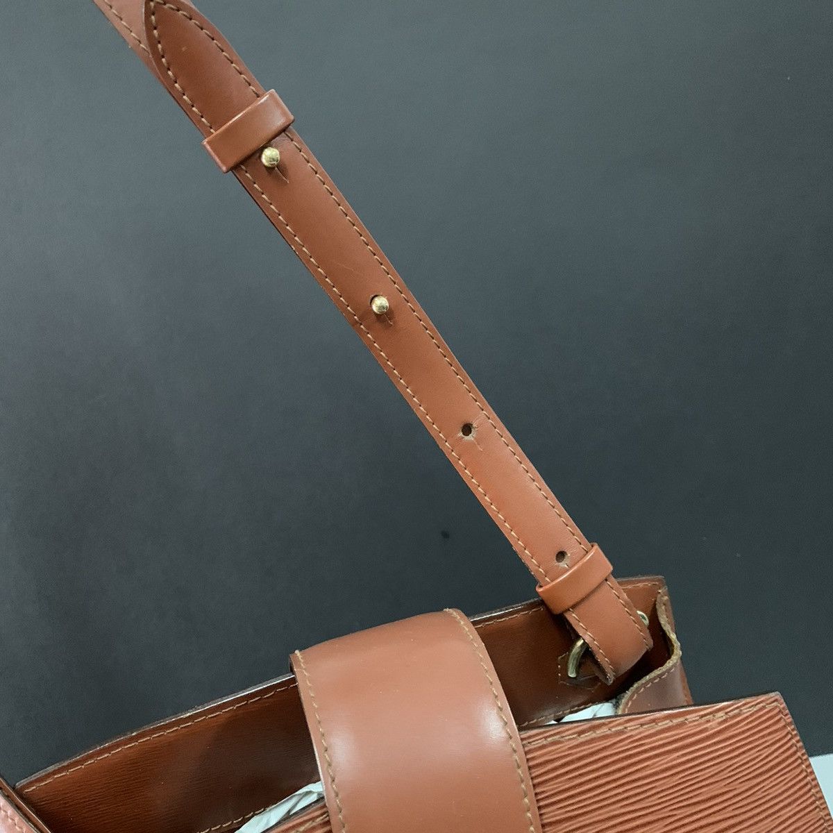 Louis Vuitton Louis Vuitton EPI Cluny Shoulder Bag Size ONE SIZE - 15 Thumbnail